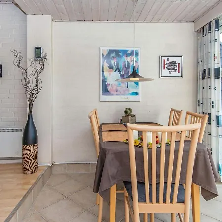 5 Person Holiday In Henne Dom wakacyjny