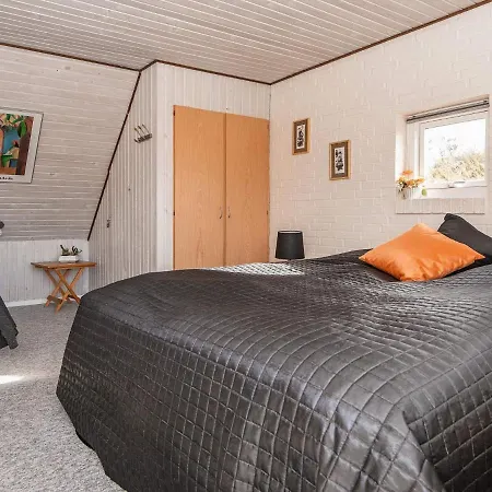 5 Person Holiday In Henne * Henne Strand