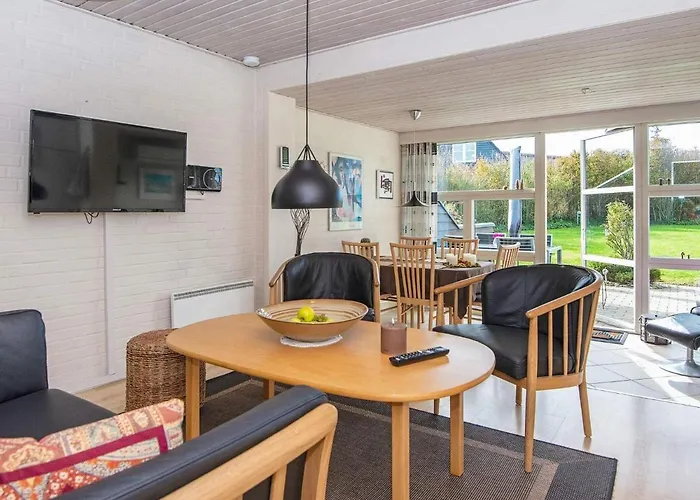 5 Person Holiday In Henne * Henne Strand