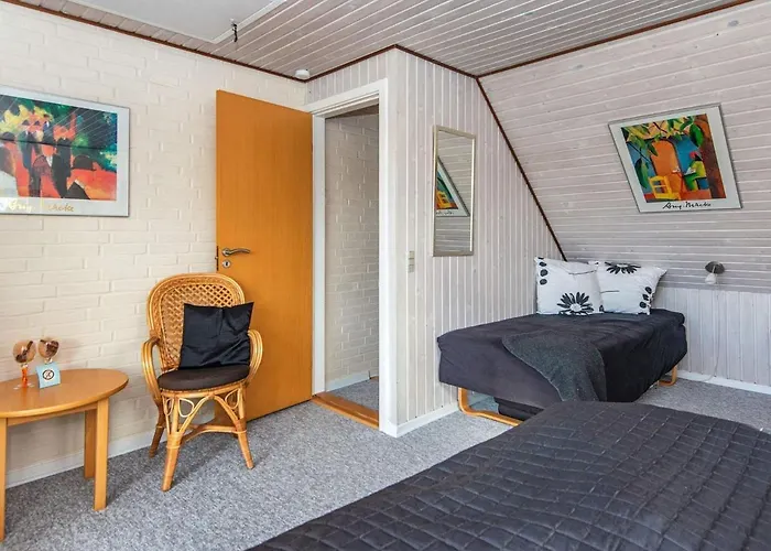 5 Person Holiday In Henne