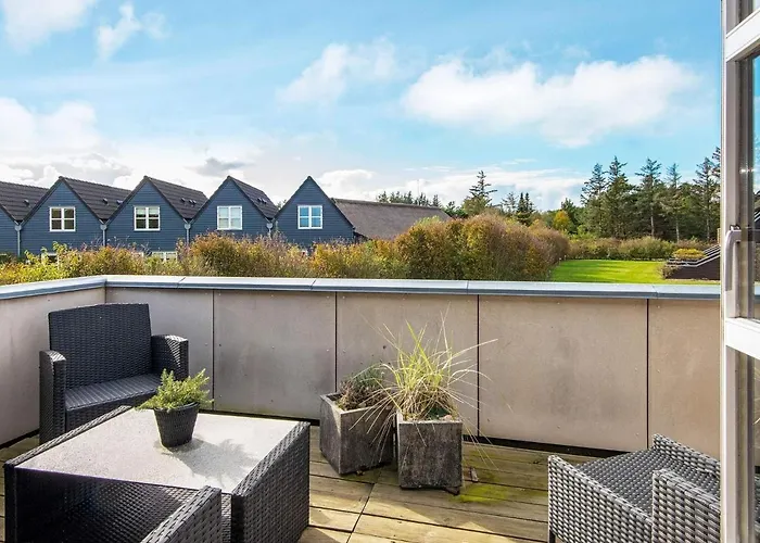 5 Person Holiday In Henne